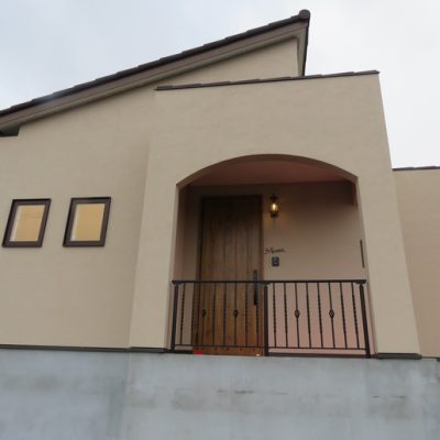 しっくいの塗り壁の家